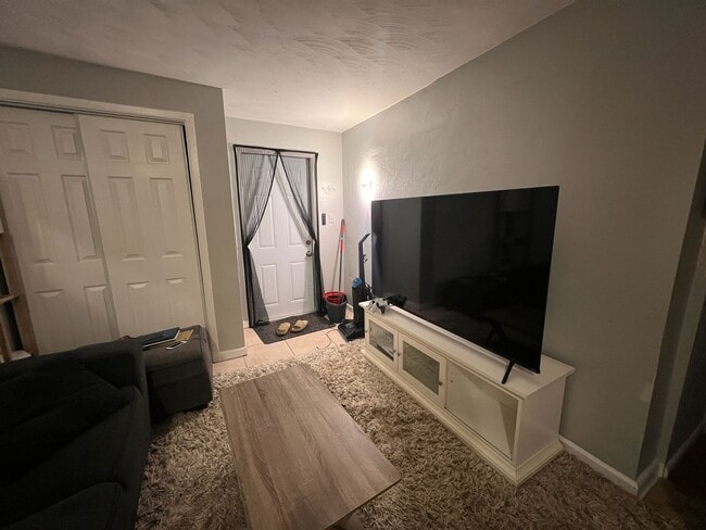 Building Photo - 1041 NE 17th Ave Unit 3 Rental
