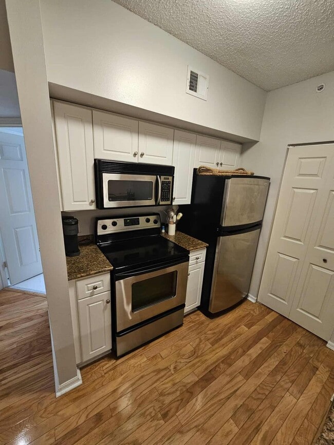 Photo - 2302 Tuscany Way