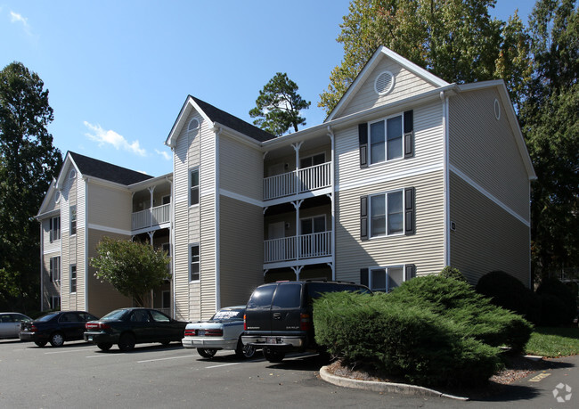 Building Photo - Forest Pointe Apartments