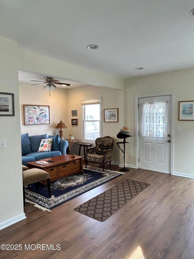 Photo - 107 15th Ave