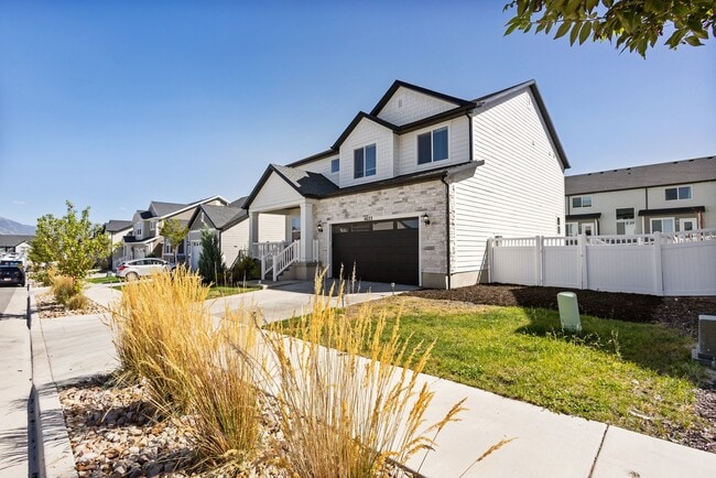 4633 Sentry Dr