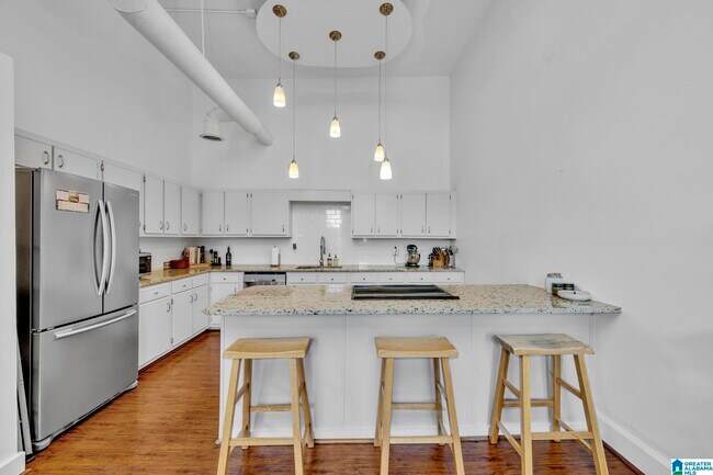 Photo - 2112 Morris Ave Unit 202