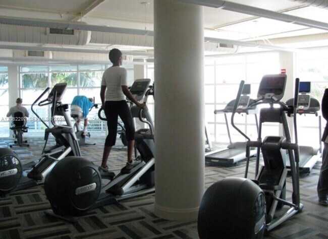 Photo - 244 Biscayne Blvd Unidad 303