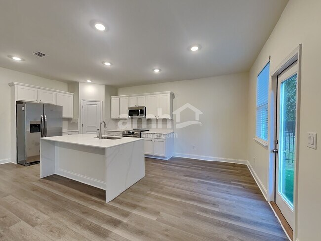 Photo - 870 Jubilation St