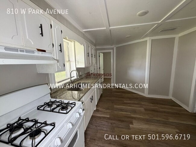 Photo - 810 W Park Ave