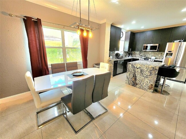 Photo - 956 NW 126th Ter