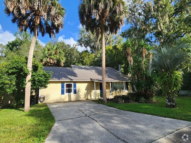 Building Photo - FOR RENT 4 bed 3 bath home