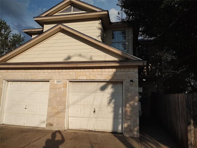 Building Photo - 1619 Constantino Cir