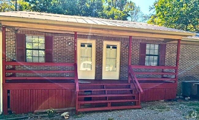 Building Photo - NEWLY REMODELED APARTMENT