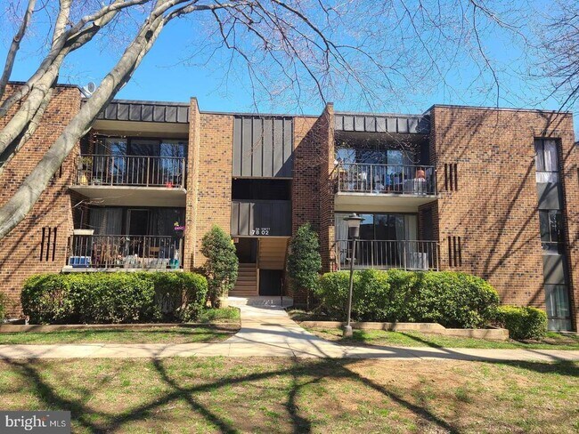 Photo - 7802 Dassett Ct Unidad 203