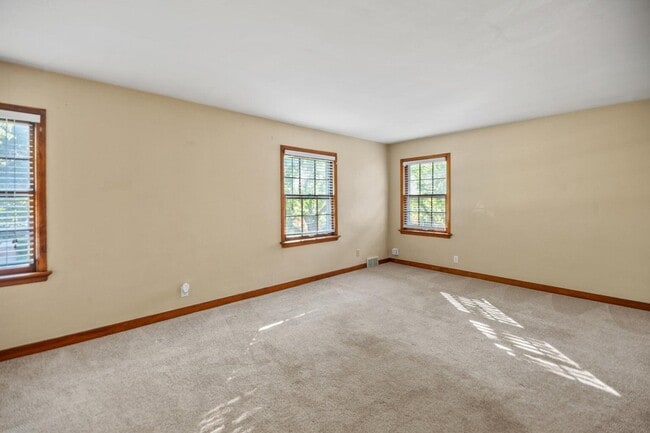 Photo - 1700 E Menlo Blvd