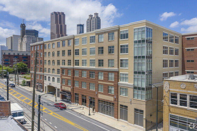 200 Edgewood | Student Housing - 200 Edgewood | Student Housing Apartments