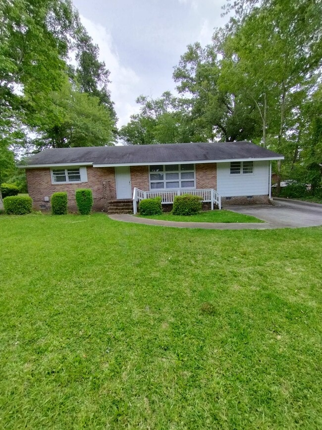 Photo - 820 State Rd S-38-225