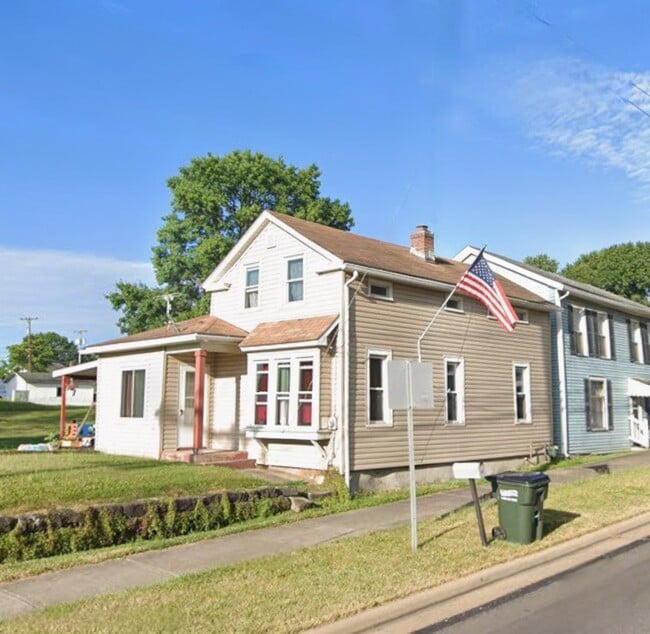 Building Photo - 115 E Main St