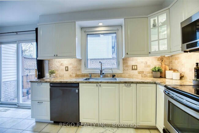 Photo - 2 Pauline Pl Unit Lower