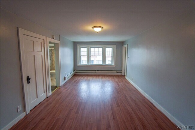 Photo - 1225 Hertel Ave