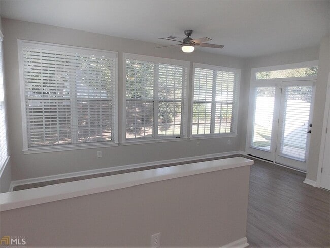 Photo - 2310 Applegate Ln