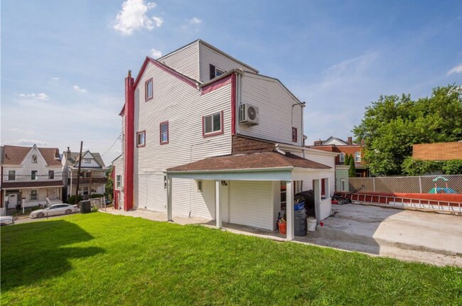 Photo - 3212 Juliet St