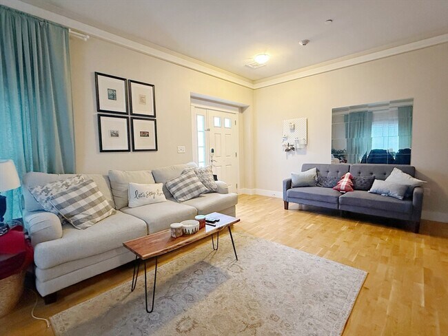 Photo - 54 Loomis St