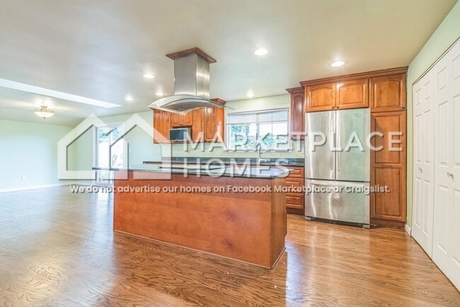 Photo - 9425 195th Ave NE