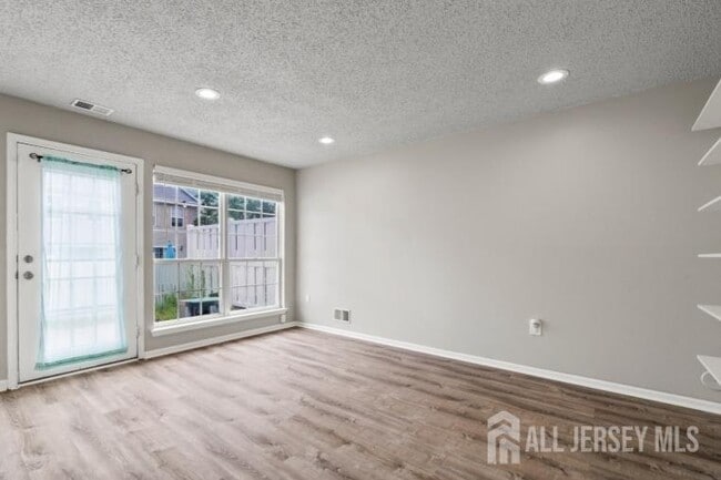 Photo - 5 Diaz Ct