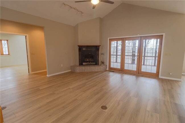 Photo - 20781 Low Gap Rd