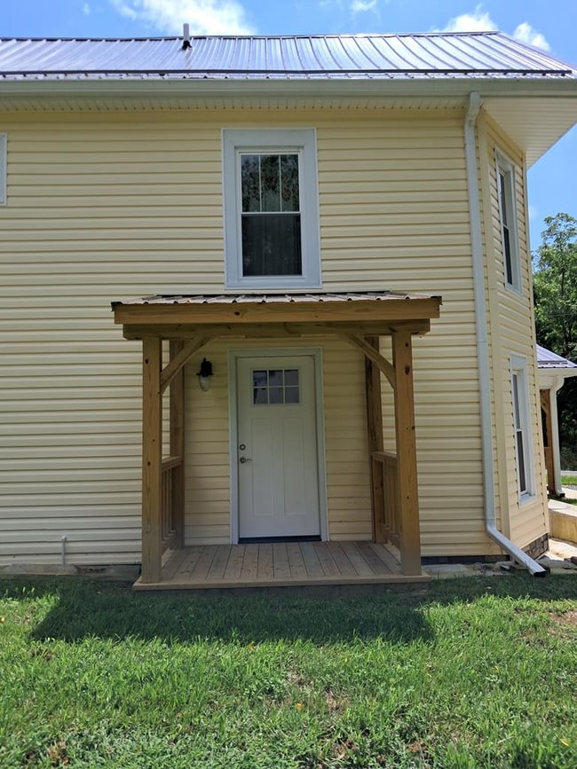 Building Photo - 327 B 327 Sulphur Springs Rd Rental