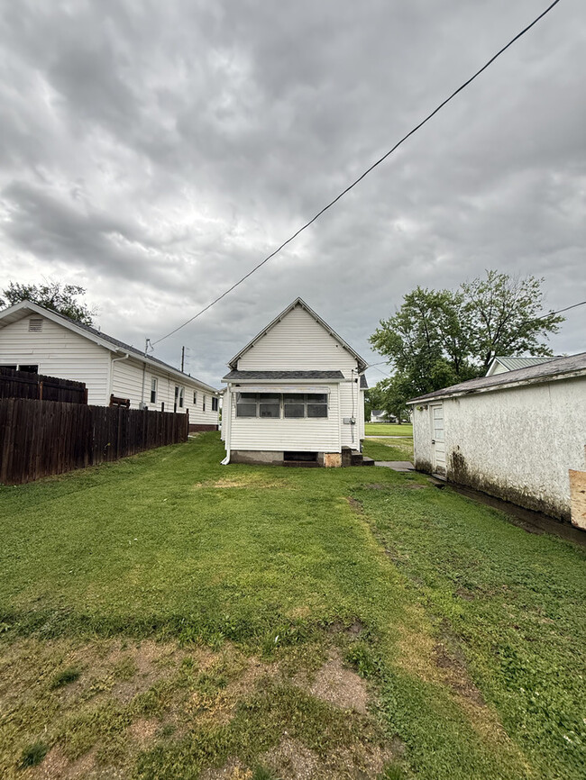 Photo - 564 S Court St