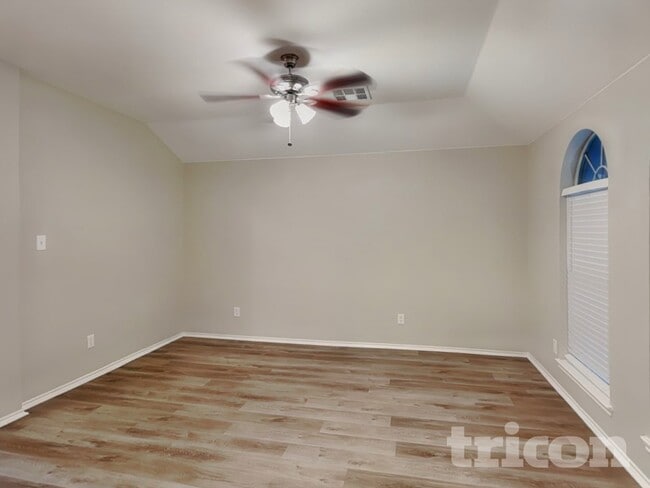 Photo - 626 Chapman Dr