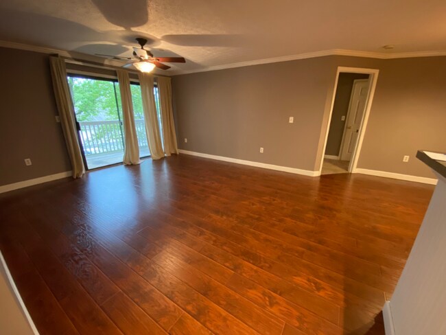 Building Photo - 6729 Meadow Creek Dr Unit 205