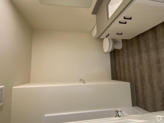 Building Photo - 2413 W 11th Ave Rental