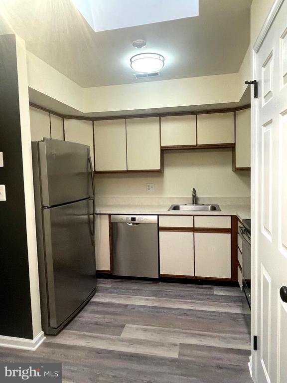 Photo - 295 N Sycamore St Unit 279