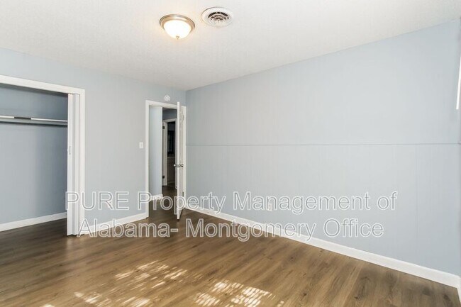 Photo - 1944 Nordan Ln