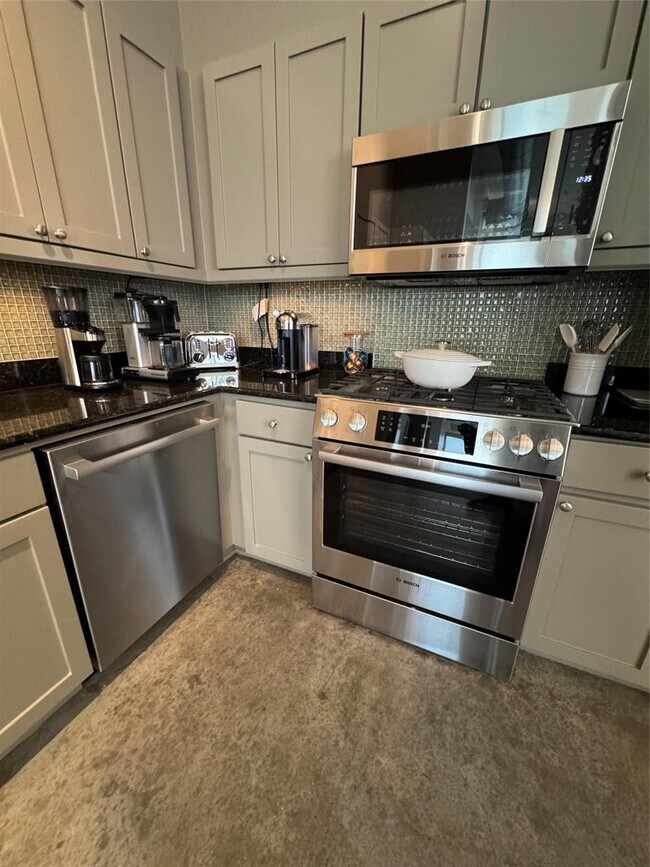 Photo - 800 W 5th St Unit 701