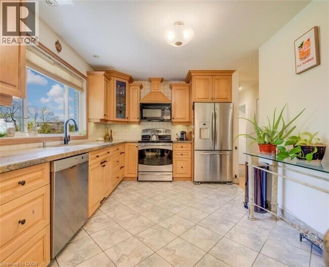 Photo - 209 Willowdale Ave