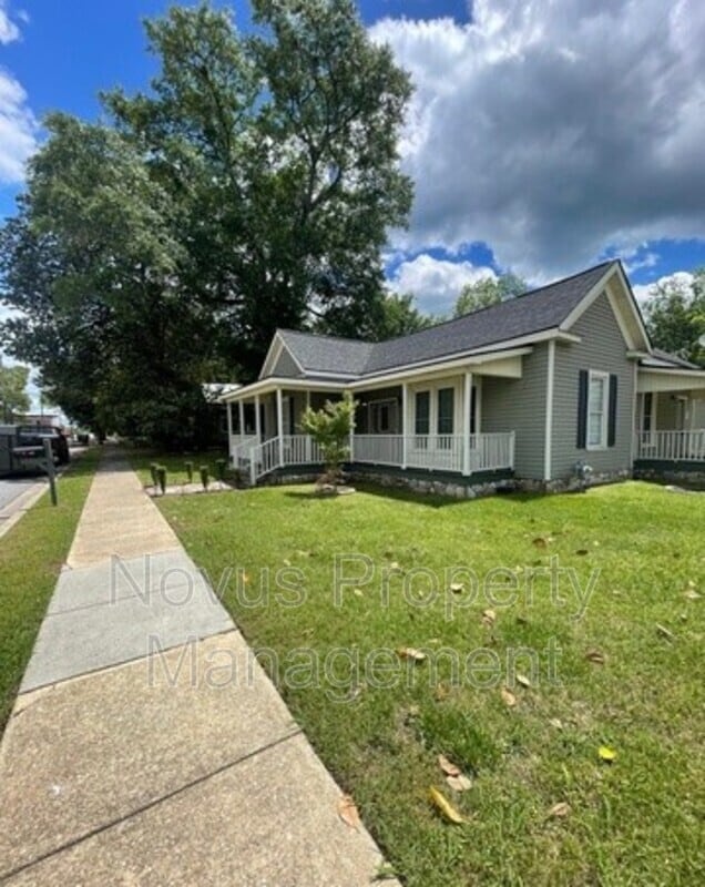 Photo - 102 Lipham St