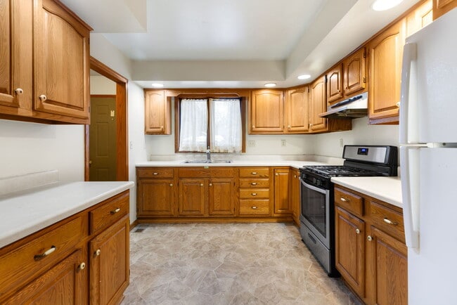 Photo - 1632 Poplar Ln