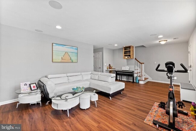 Building Photo - 29 Mountie Ln