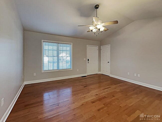 Photo - 661 Beavers Cove Ln NW