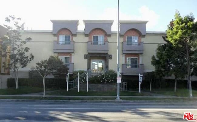 Photo - 7035 Woodley Ave Apartment Unit 218