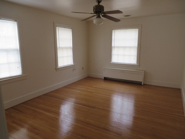 Photo - 2 Bedroom, 1 Bath South Hill Apartment Convenient to Shopping, Schools & Hospital