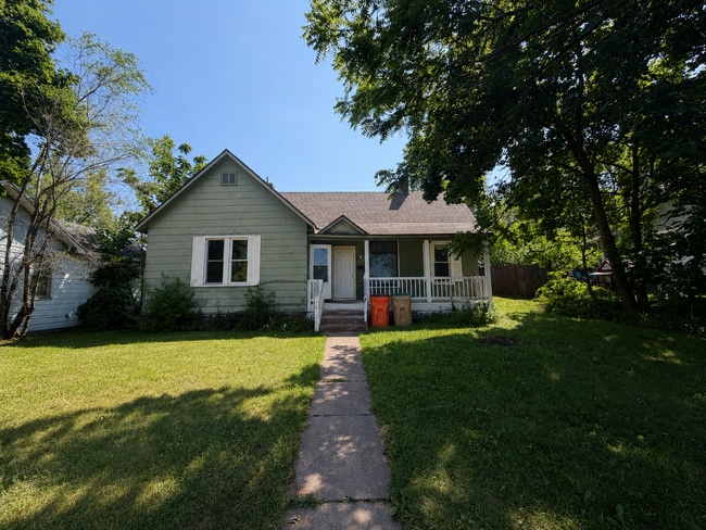 Building Photo - 545 Balcom St Unit 2