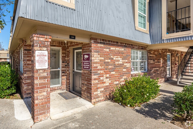 Leasing Office - Whispering Palms Apts