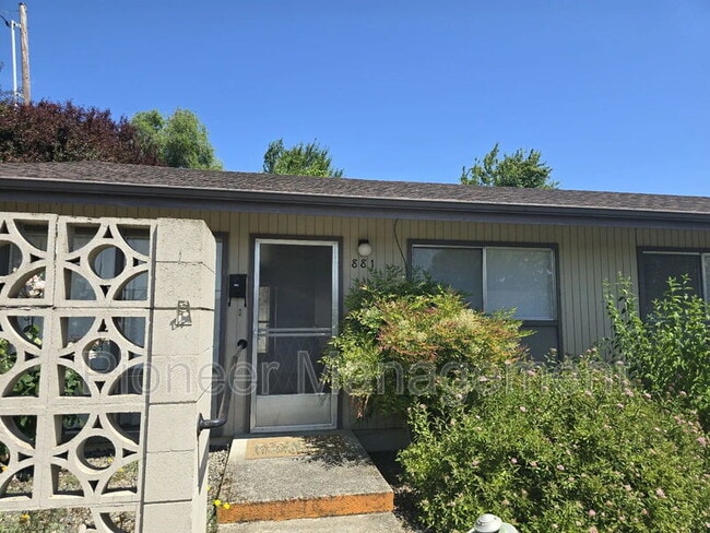 Photo - 881 NE Alameda Ave Rental