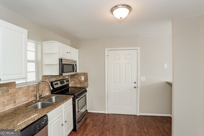 Photo - 1234 Justin Ln