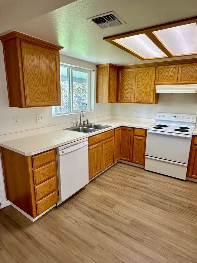 843 Morse Ave SW