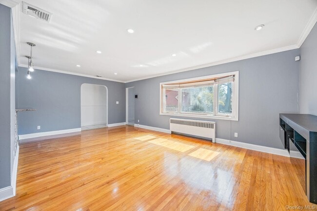 Photo - 2282 Baylis Ave