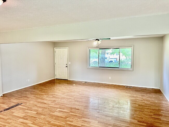 Photo - 1915 S 10th St