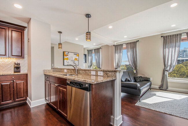 Photo - 27 Library St NE Unidad 602