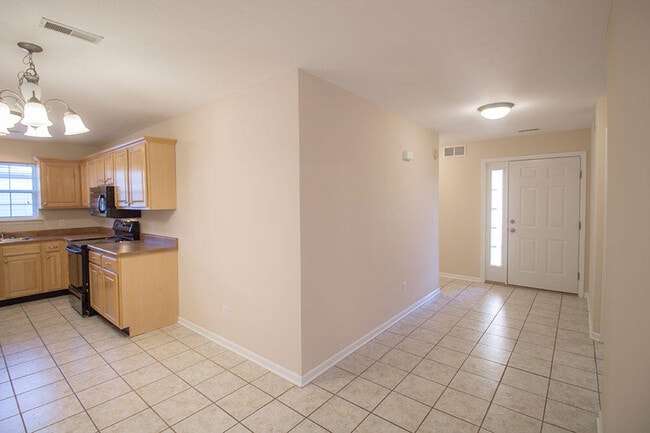 Photo - 1881 Field St